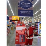 papai noel a��es de natal no supermercado, loja