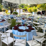 Loca��o de Cadeira Ferro Almofadada e de Madeira