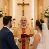 Padre Catolico Celebrante Religioso