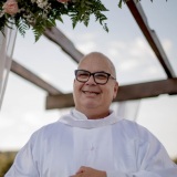 Padre Catolico Celebrante Religioso e Social