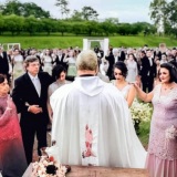Padre Catolico Celebrante Religioso e Social