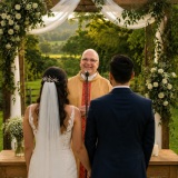 Padre Catolico Celebrante Religioso