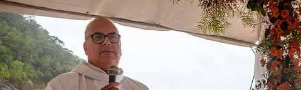 Celebrante religioso e social de casamentos