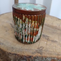 Modelo de Vela no Pote de Gesso: amadeirado com ervas