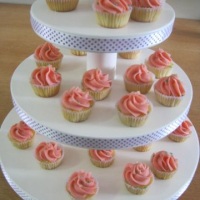 Mini cupcake com ganache rosa