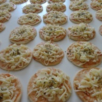 Mini pizza de mussarela