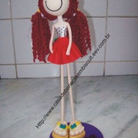 Boneca de biscuit com cabelo de l� vermelha