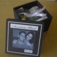 Lembran�a de casamento com foto dos noivos.