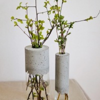 GARRAFA DE VIDRO COM CIMENTO PARA DECORAO OU CENTRO DE MESA