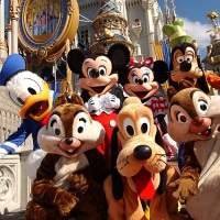 Venda de ingressos para os parques da Disney nos Estados Unidos e Europa.