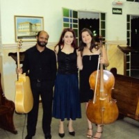 Ednaldo, Melissa e Carolina (trio com violoncello, viol�o e vozes)