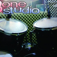 Sala de bateria Bone Studio em Carricica