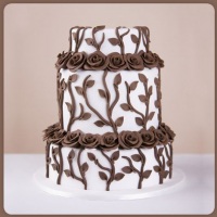 Bolo com Ramos de Rosas de Chocolate