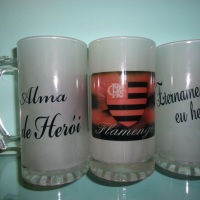 Caneca de chopp de vidro jateado