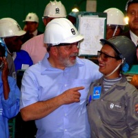 Ex-presidente Lula em visita ao porto de Sepetiba no Rio Janeiro