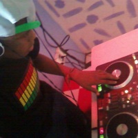 BOITE COM DJ