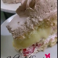 Bolo Cake&Art
(com creme belga e chantilly com morangos)