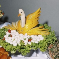 esculturas em legumes e frutas