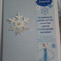 Convite 10x15 cm personalizado Frozen para a pequena Joana.