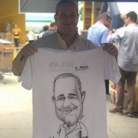 Caricatura em Camisas.