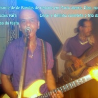 Na guitarra solo e nos vocais;Clau � o tempero completo do trio