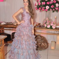 Thalya, realizando com grande estilo ,seus 15 anos no Lufe Eventos.