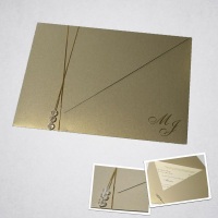 COD Class 03 - Convite Clssico 
Envelope em papel gold 180g.
Convite em papel majorca 180g.