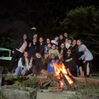 Acampamento de 1 ou mais noites, experincia de montar barraca, jogo noturno com lanterna, pizzada, 