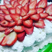 Bolo Morango com chantilly