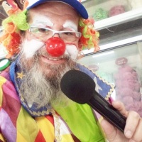 palhaço locutor de lojas