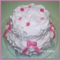 Bolo de dois andares com marshmallow