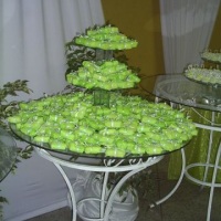 MESA COM BEM CASADOS