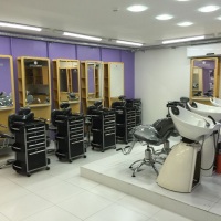Sala de aula CLIMATIZADA que simula um ambiente real de trabalho: Curso de Barbeiro Profissional Aca