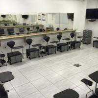 Sala de aula CLIMATIZADA que simula um ambiente real de trabalho: Curso de Manicure e Pedicure Profi