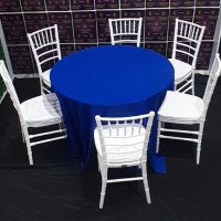 Loca��o de mesas redondas e cadeiras tiffanys