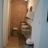toilettes femenino e masculino