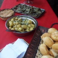 mesa de batatinha e beringela para acompanhamento do churrasco realizado na sptrans 