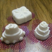 Mini bolos de Chocolates uma opcao deliciosa, delicada que vai encantar seus convidados.