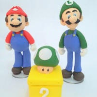 Topo de bolo Mario e Luigi + caixinha acrilica decorada com a vida!!
Envie uma mensagem para ns qu