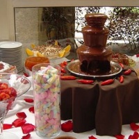Cascacata de chocolate (promo��o m�quina de tr�s quedas, cinco tipos de frutas da �poca, chocolate a