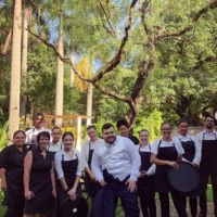 Equipe de Garons, aux e de cozinha e copeira