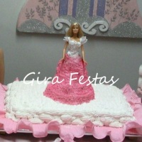 Bolo decorado - Barbie com saia de bolo