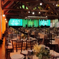 Estrutura completa em sonoriza��o, ilumina��o e imagem para eventos que exigem impacto e excel�ncia.