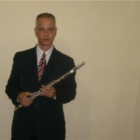 Orlando Soares (sax e flauta)