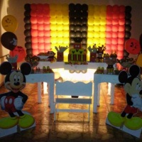 Festa infantil
Decorao completa Mickey em promoo 
confira  31 996857802