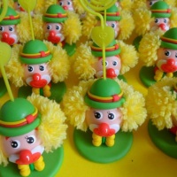 lembrancinha de anivers�rio patati patat� com porta recado.