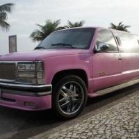 Limousine fortaleza rosa