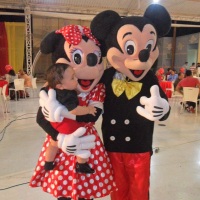 Minie e Mickey com o Aniversariante
