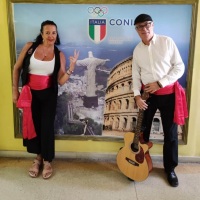 Liza e Paolo com o traje tpico italiano