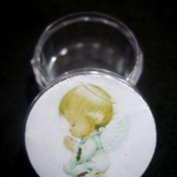 Caixinha de acrlico para tercinho dezena, com imagem do Anjo da Guarda.